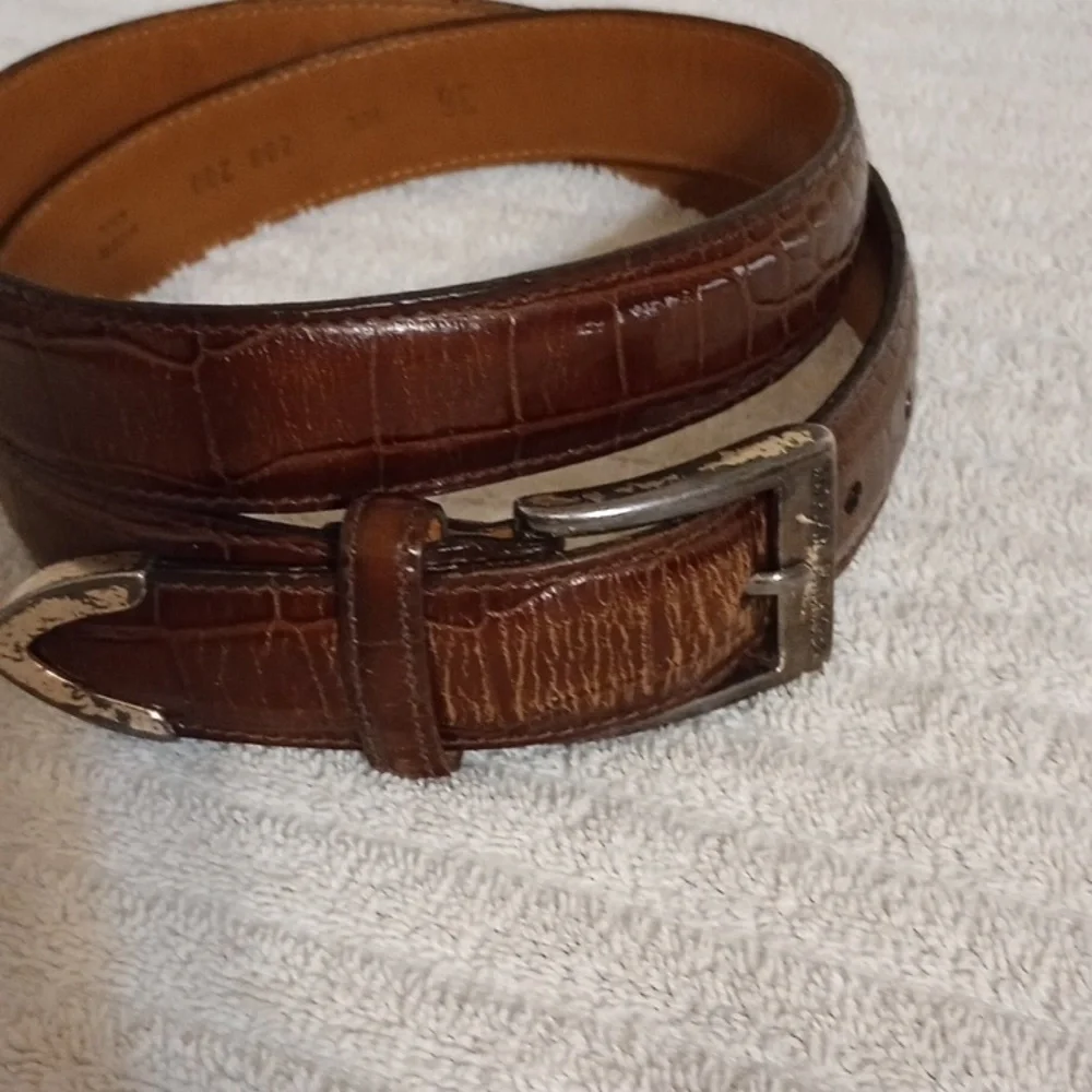Tommy Hilfiger Brown Leather Belt With Chrome Buckle Compliments Any Outfit